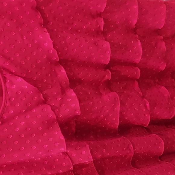 89th and Madison Scarlet Red Layer Flowing Circles for Accent Front Tank 2X - Picture 3 of 6